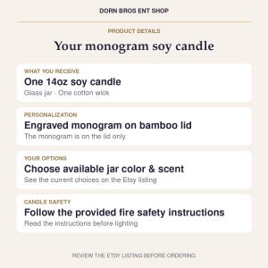 Puede incluir: Un gr&aacute;fico informativo para una vela de soja de 14oz de DORN BROS ENT SHOP. Enumera detalles del producto, incluyendo un frasco de vidrio, una mecha de algod&oacute;n y un monograma grabado en una tapa de bamb&uacute;, adem&aacute;s de opciones de color y aroma.