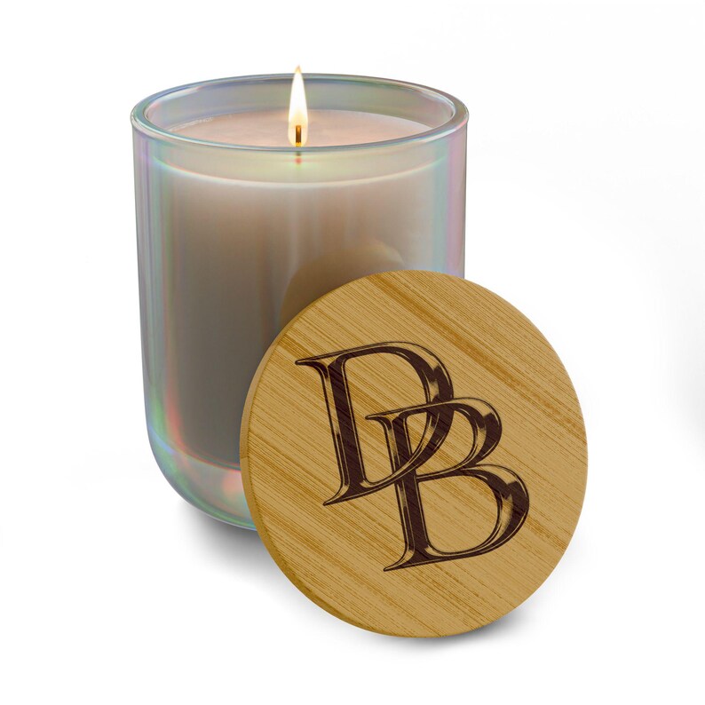 Vela de soja con monograma personalizado, tapa de bambú grabada, frasco de vidrio de 400 ml. imagen 5