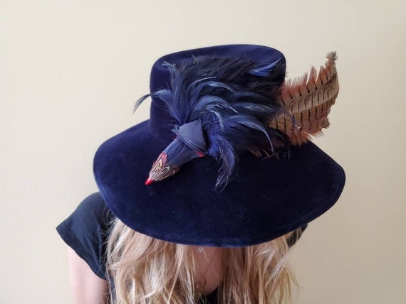 1970s Biak Bird and Feather Blue Wool Hat - Vintage 1970s  display picture 3
