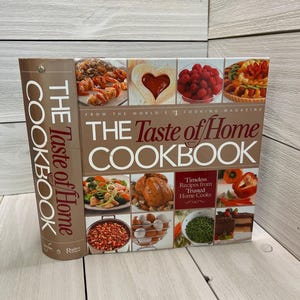 Taste of Home Cookbook Binder with CD, Vintage Recipes , Vintage Cookbooks