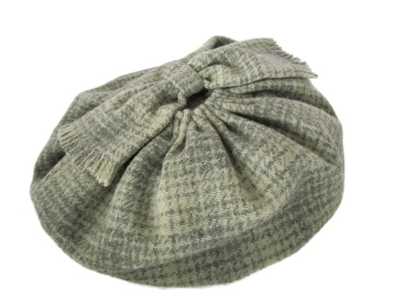 Wool Beret Green Tartan Hat Vintage Designed by Ru