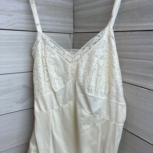 Vintage  Adona Slip - 1950s  36 Average Nylon Lace Slip Nightgown Full Length Dress Slips For Womens size Medium