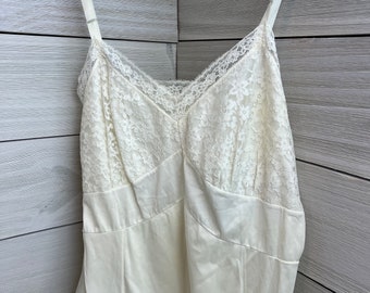 Vintage  Adona Slip - 1950s  36 Average Nylon Lace Slip Nightgown Full Length Dress Slips For Womens size Medium