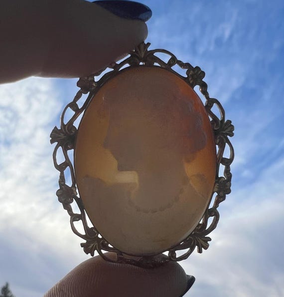 アンティーク カメオ ペンダント ブローチ 左向き、1800 年代