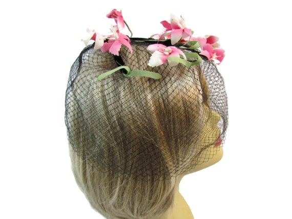 Vintage Fascinator Hat Headpiece Pink and White F… - image 1