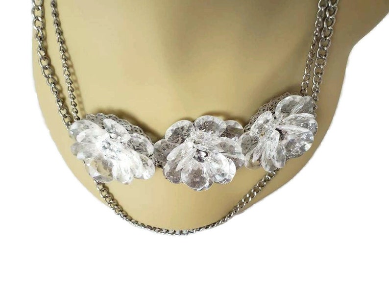 80/'s Chunky Flower Bib Necklace Women/'s Large Statement Necklace For Women Layered Chain Necklace