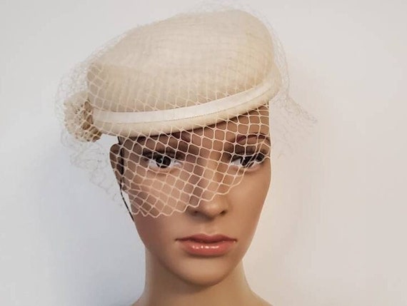 Betmar Wool Fur Pillbox Hat With Veil Vintage Hats for Fall  display picture 3