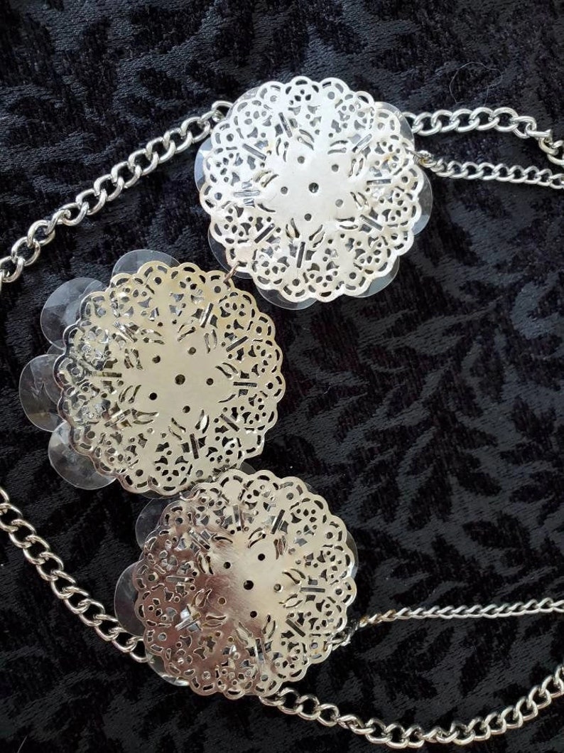80/'s Chunky Flower Bib Necklace Women/'s Large Statement Necklace For Women Layered Chain Necklace