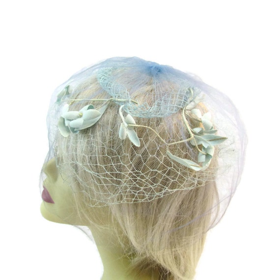 Wedding Fascinator, Birdcage Veil, Blue Veil, Fas… - image 1