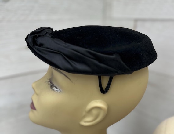 Black Fascinator Hat Half Hat, Velvet, Vintage Hat Tam  display picture 1