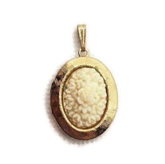 Locket Vintage Celluloid Pendant Locket Carved Fl… - image 2