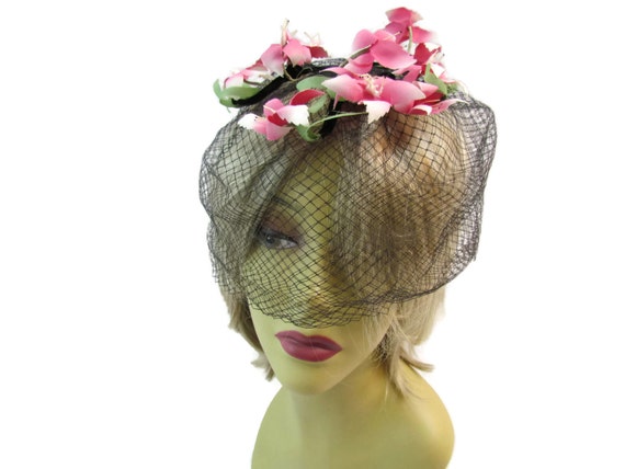 Vintage Fascinator Hat Headpiece Pink and White F… - image 2