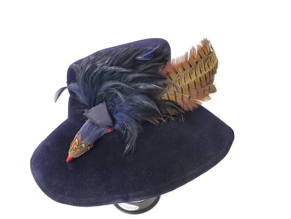 1970s Biak Bird and Feather Blue Wool Hat - Vintage 1970s  display picture 2