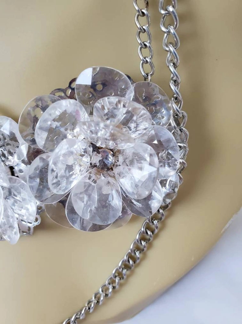 80/'s Chunky Flower Bib Necklace Women/'s Large Statement Necklace For Women Layered Chain Necklace