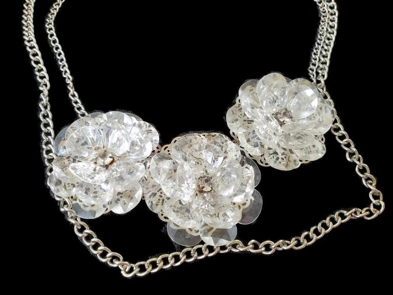 80/'s Chunky Flower Bib Necklace Women/'s Large Statement Necklace For Women Layered Chain Necklace