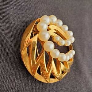 Vintage Trifari Pearl Brooch Gold Trifari Jewelry Gifts For Women, Gifts For Her, Pearl Jewelry image 9