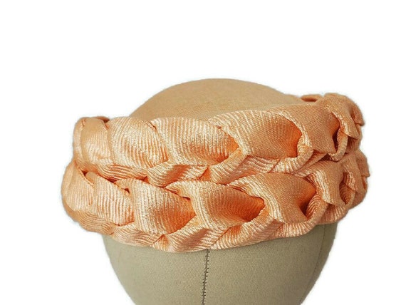 Peach Pink Pillbox Hat Vintage Fascinator Hat, Wo… - image 2