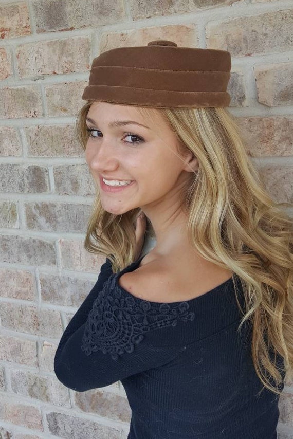 Brown Pillbox Hat for Women or Girls, Vintage Hats, Pillbox  display picture 1