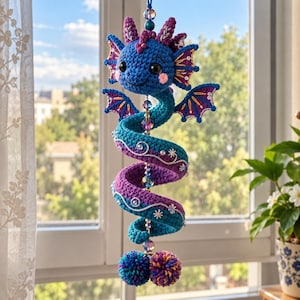 Virkmönster med drakevindspinner, fantasidrakespiraldekoration, amigurumidrake PDF, magisk hängande dekoration, gör-det-själv-virkmönster