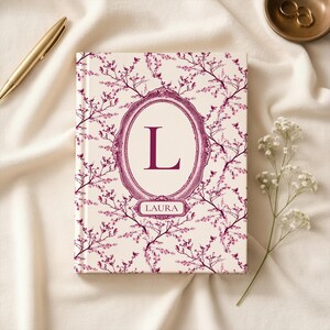 Journal personnalisé | Carnet de notes personnalisé | Journal intime en toile de Jouy bleue | Journal des initiales à motif français | Journal personnalisable à monogramme floral