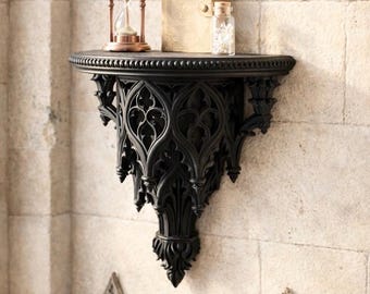 Estantería de pared gótica – Decoración estilo catedral negra