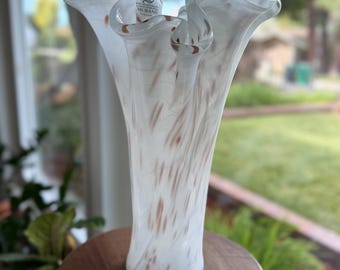 Gran jarrón de cristal artístico italiano de Murano con forma de pañuelo, de aventurina blanca opalina, 41,3 cm (16,25 pulgadas).