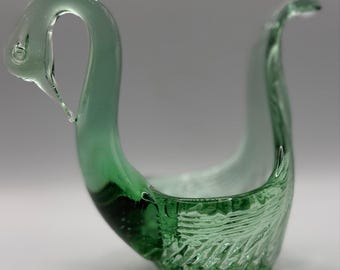 Plato de cristal artístico verde estilo MCM vintage con forma de cisne y base de gofre de 6,5 pulgadas, color esmeralda.