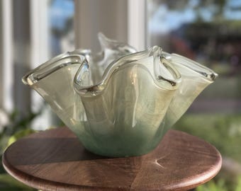 Cuenco para pañuelos de cristal artístico de Murano vintage, color verde espuma de mar opalino, fabricado en Italia.
