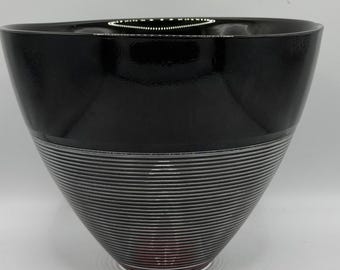 Nybro Suecia Cilla Persson Spiro Bol de vidrio artístico 8" Negro Rojo Resplandor Centro de mesa