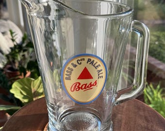 Jarra de cerveza de vidrio grueso estilo vintage Bass & Co Pale Ale para pub o bar, 8,75 pulgadas.