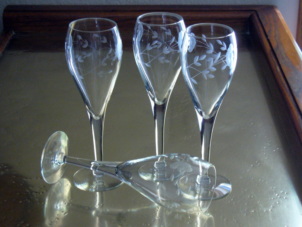 Tulip Champagne glasses by Princess House. Heritage pattern Etsy