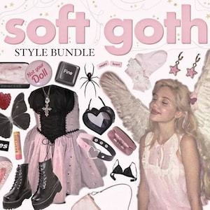 Könnte beinhalten: Eine Sammlung von Artikeln, darunter ein rosa-schwarzes Kleid, schwarze Plateaustiefel, eine herzförmige Tasche, ein schwarzes Halsband, Sternohrringe, eine Spinnengrafik und ein rosa Telefon. Das Bild enthält den Text "soft goth" und "STYLE BUNDLE".
