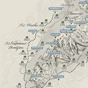 Op de afbeelding: Een gedetailleerde topografische kaartillustratie van de Mont Blanc-regio met hoogtelijnen, bergtoppen met hoogtes in meters en gestippelde wandelpaden die verschillende berghutten, chalets en steden zoals Chamonix met elkaar verbinden.