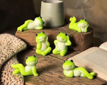 30pcs Cartoon Mini Funny Frog Figurine Ornament Desktop Living Room