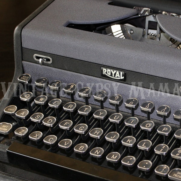 Vintage 1940s Royal Quiet DeLuxe De Luxe Charcoal Gray Black Portable Typewriter With Original Case