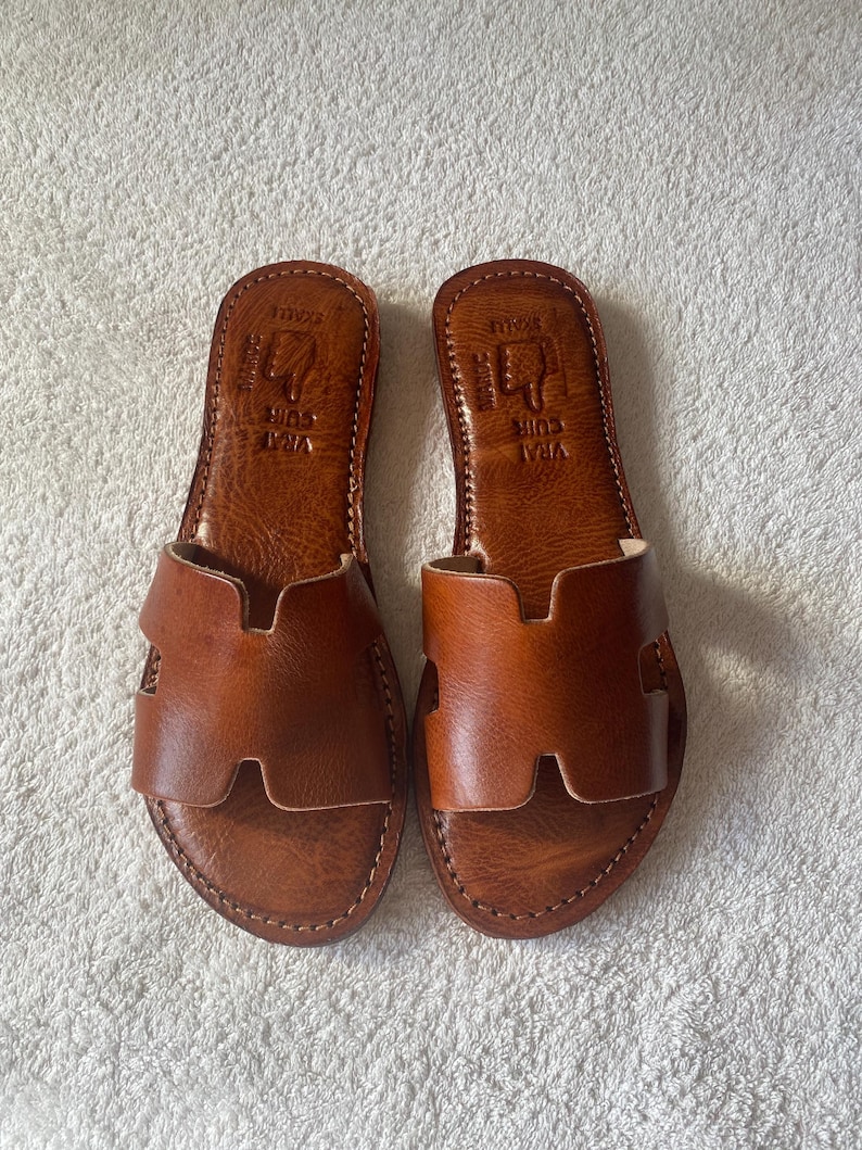 Sandales marocaines en cuir faites main, mules plates d'été pour femmes, mules artisanales en cuir, sandales élégantes, cadeau de plage unique image 1