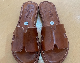 Sandalias marroquíes de cuero hechas a mano, sandalias planas de verano para mujer, mules de cuero artesanal, sandalias de estilo elegante, regalo único de calzado de playa