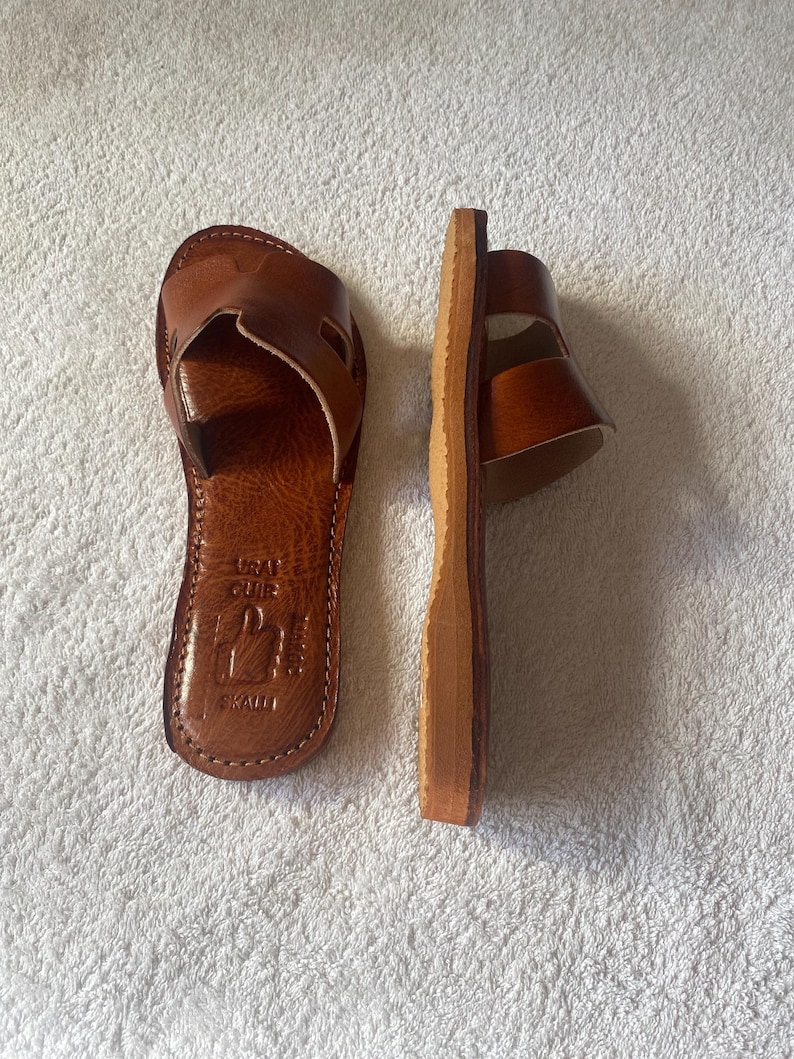 Sandales marocaines en cuir faites main, mules plates d'été pour femmes, mules artisanales en cuir, sandales élégantes, cadeau de plage unique image 19