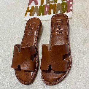 Sandales marocaines en cuir faites main, mules plates d'été pour femmes, mules artisanales en cuir, sandales élégantes, cadeau de plage unique image 7