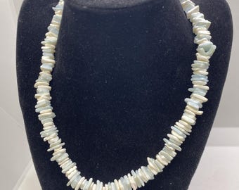 Vintage Womens White Puka Shell Necklace Blueish White