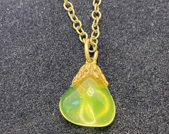 Vintage Green Amber Necklace Womens Fashion