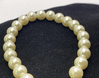 Womens Vintage Faux Pearl Bracelet