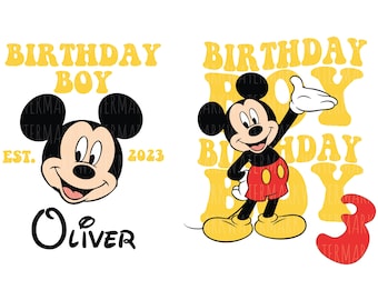 Può includere: Grafica bianca con Topolino e la scritta gialla "BIRTHDAY BOY". Il design include il nome "Oliver" e il numero "3". Mickey indossa pantaloncini rossi e scarpe gialle.