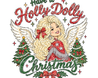 Può includere: Un'illustrazione grafica di una figura bionda con grandi ali bianche, che indossa una giacca rossa con frange e stelle e un fiocco rosso tra i capelli. Due alberi di Natale decorati fiancheggiano la figura, con il testo Have a Holly Dolly Christmas.