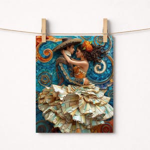 Puede incluir: Una impresi&oacute;n vibrante de una pareja bailando, sobre un fondo de mosaico de azules, naranjas y verdes. El hombre lleva un sombrero y una chaqueta tradicionales, mientras que la mujer viste un vestido con volantes. La obra de arte se muestra en un p&oacute;ster, sujeto por una pinza de madera.