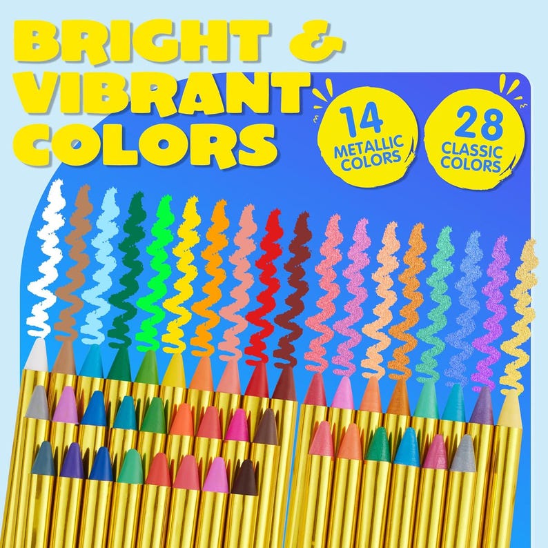 Op de afbeelding: Een set kleurpotloden met goudkleurige schachten. De afbeelding toont de tekst "BRIGHT & VIBRANT COLORS" en twee cirkels met de tekst "14 METALLIC COLORS" en "28 CLASSIC COLORS". Elke potlood toont een andere kleur, gerangschikt in rijen.
