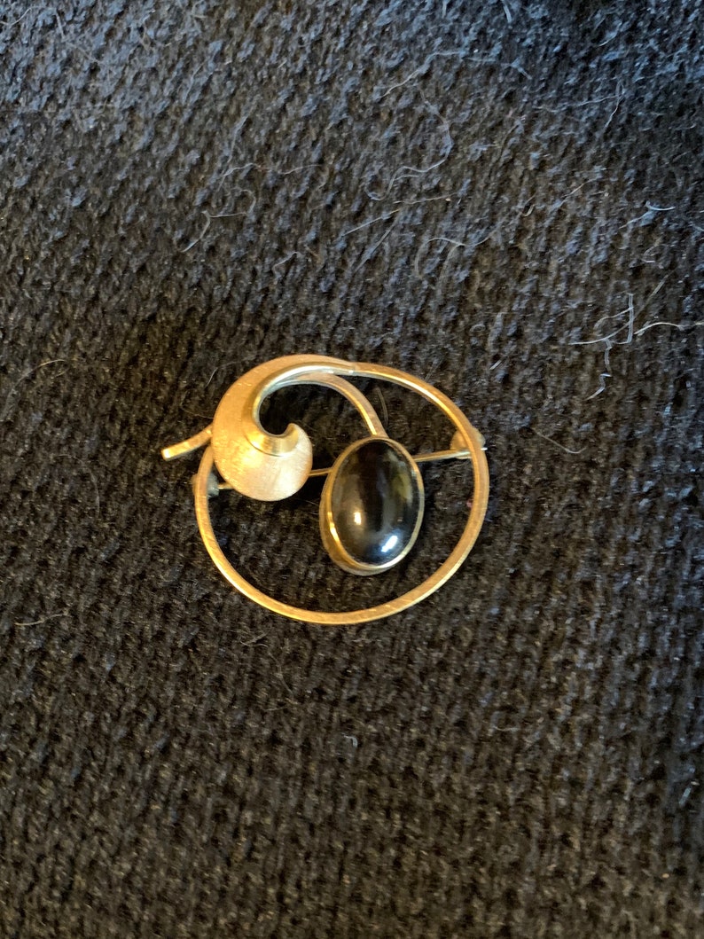 Vintage Van Dell 12K Gold Filled Black Onyx Brooch