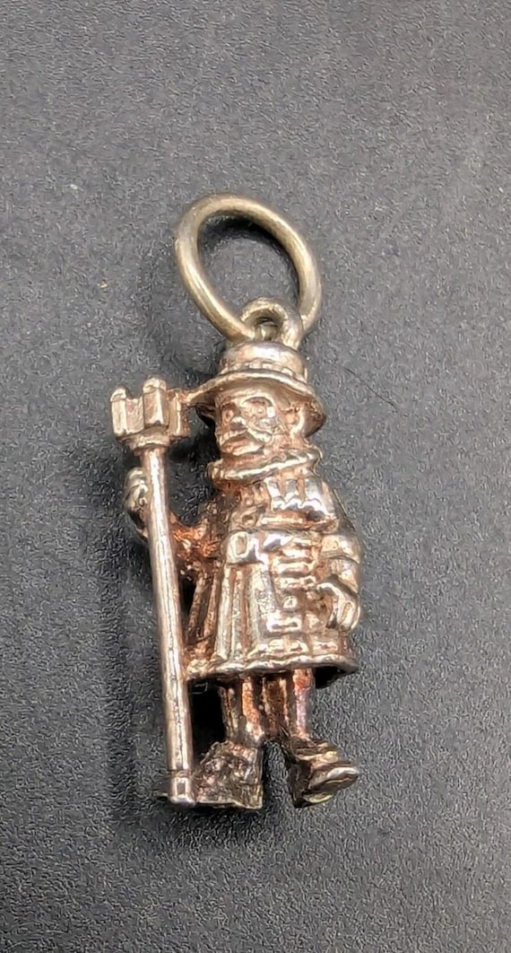 Vintage Sterling Silver Beefeater Charm London Tower Yeoman Warder 2.2g England