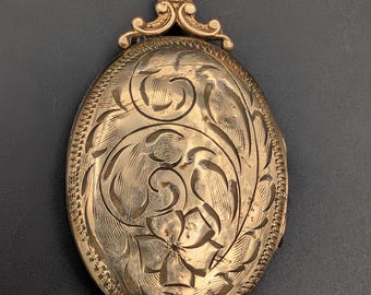 Vintage Gold Filled Oval Locket Right Hinge Left Opening Art Nouveau Floral 10g