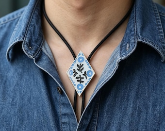 Collana bolo vintage con strass e decorazioni floreali in smalto, stile Academy, per donna.